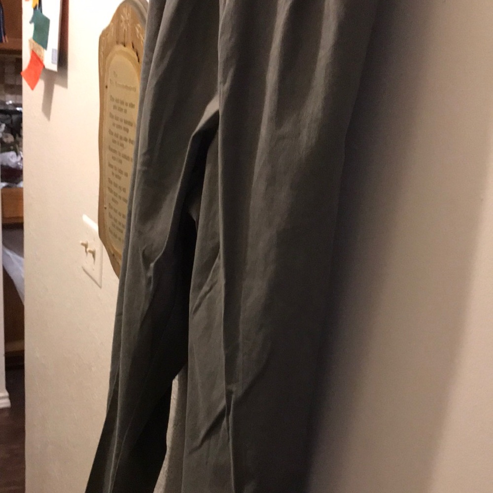 CHIc Comfort Collection size 20W P plus stretch fabrics color label:Grey